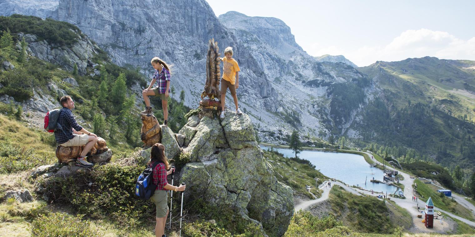 Familienwanderung Aqua Trail mit zahlreichen Spielstationen am Nassfeld in Kärnten