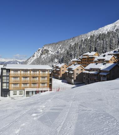 Almhotel Kärnten direkt an der Skipiste im Winterparadies Nassfeld