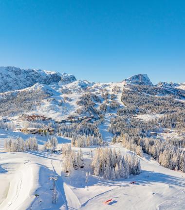 Verschneite Winterlandschaft am Nassfeld in den Karnischen Alpen in Kärnten