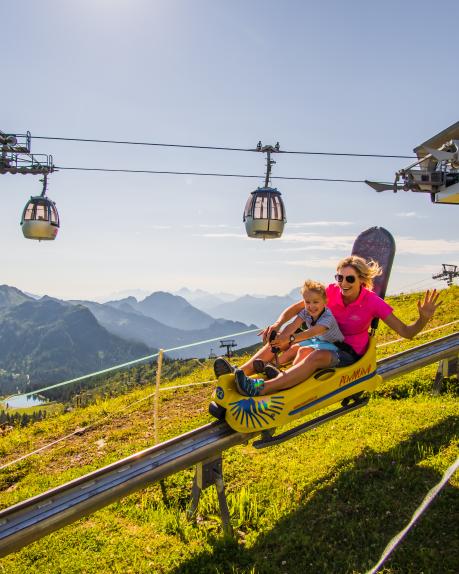 Sommerrodelbahn Pendolino am Nassfeld in Kärnten, in der Nähe des Almhotel Kärnten