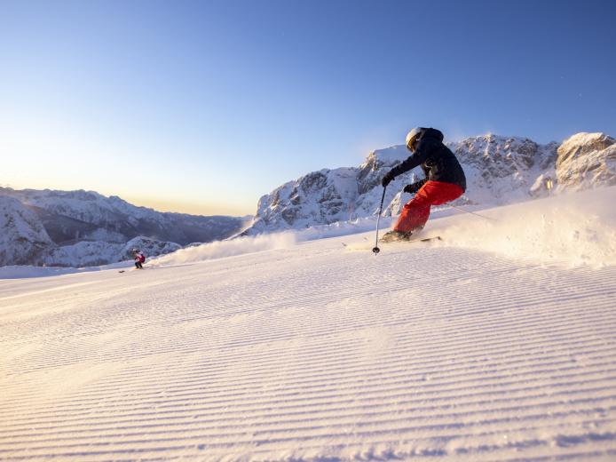 Skifahren auf perfekten Pisten am Nassfeld in der Nähe des Almhotel Kärnten