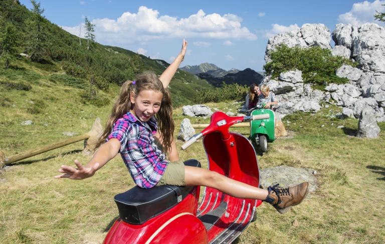 Familien-Spaß am Dolce Vita Weg am Nassfeld in Kärnten nahe dem Almhotel Kärnten